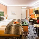 Romantik Waldschloesschen Hotel 4*