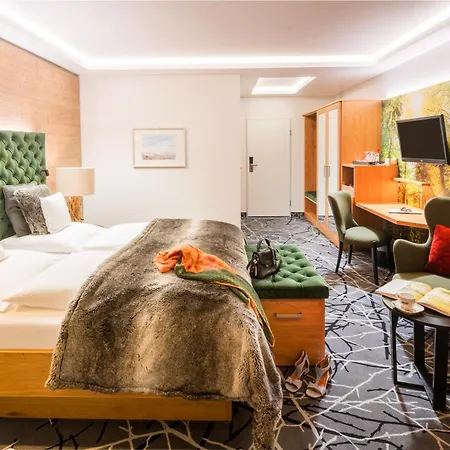 Romantik Waldschloesschen Hotel 4*