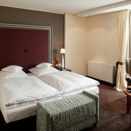 Romantik Waldschloesschen 4* Szlezwik