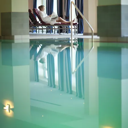 Hotel Romantik Waldschloesschen 4*