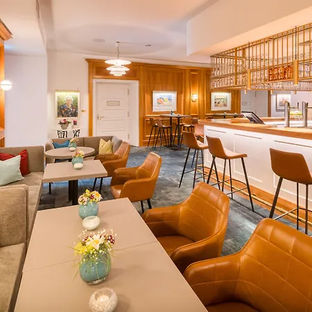 Hotel Romantik Waldschloesschen 4*