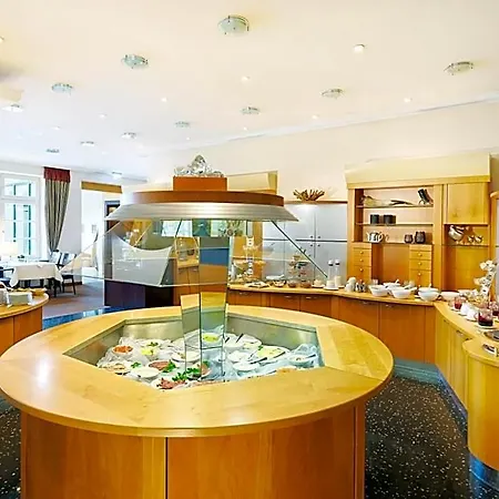 Hotel Romantik Waldschloesschen 4*