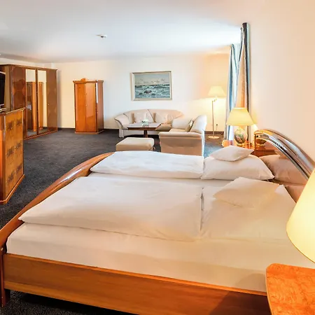 Hotel Romantik Waldschloesschen 4*