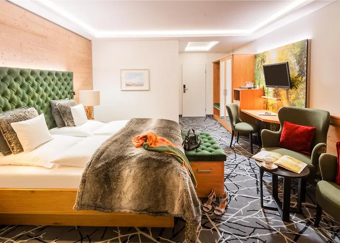 Waldschlösschen Hotel 4*